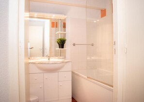 Bathtub