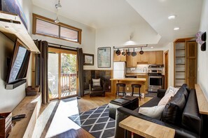 TV, books, music library, video library