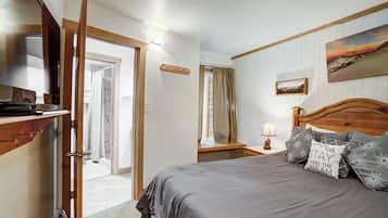 1 chambre, fer et planche à repasser, lit parapluie, Wi-Fi