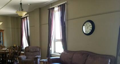 The Westland Suite - Historic Lodging, Contemporary Comforts