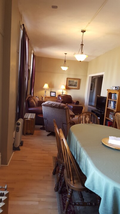The Westland Suite - Historic Lodging, Contemporary Comforts