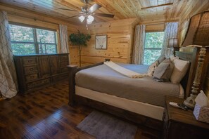 4 soverom, strykejern/-brett, wi-fi (inkludert) og sengetøy