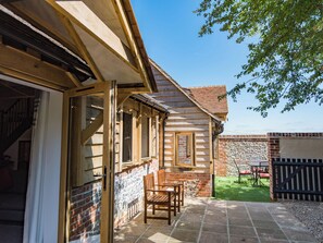 Outdoor dining - 2 bedroom accommodation in Wormshill (Wormshill)