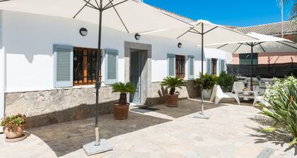 CAN BLAU - Cosy chalet with garden and terraces near the beach. Free WiFi