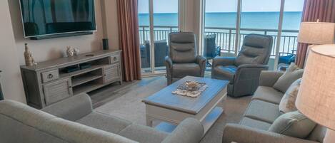 TV connectée, lecteur de DVD, livres