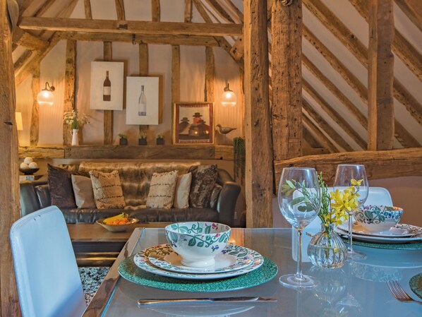 Interior - 3 bedroom accommodation in Hunton (Hunton)