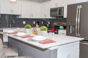 Fridge, microwave, oven, stovetop