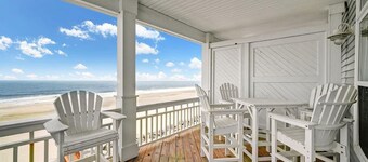 Dolphin Watch: Oceanfront! 5BR / 3. 5BA, accesso diretto alla spiaggia, Carolina Beach