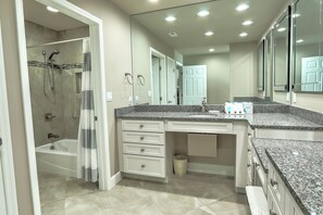 Combined shower/bathtub, hair dryer, towels, soap - Top Floor, Amazing Views, Newly Renovated, Highly Rated, Marine Veteran Owned (Hilton Head Island)