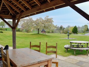 Outdoor dining - Kinnelhook Holiday Cottage (Lochmaben, near Lockerbie)