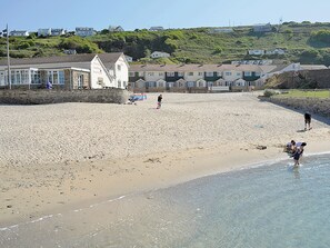 Beach - 3 bedroom accommodation in Portreath (Portreath)