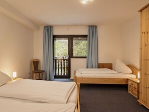 5 bedrooms, iron/ironing board, travel cot, free WiFi