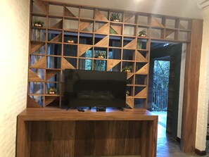 ห้องดีลักซ์สวีท, วิวสวน | มินิบาร์, ห้องพักตกแต่งอย่างมีเอกลักษณ์, ตกแต่งพิเศษโดยเฉพาะ