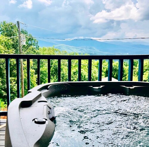 Awesome Mountain Views/Near DwTn Gatlinburg/HotTub