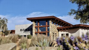 A building with a sign reading "ROND DE VALLE". - Rancho el Parral in Valle de Guadalupe Surrounded by nature (Ensenada)