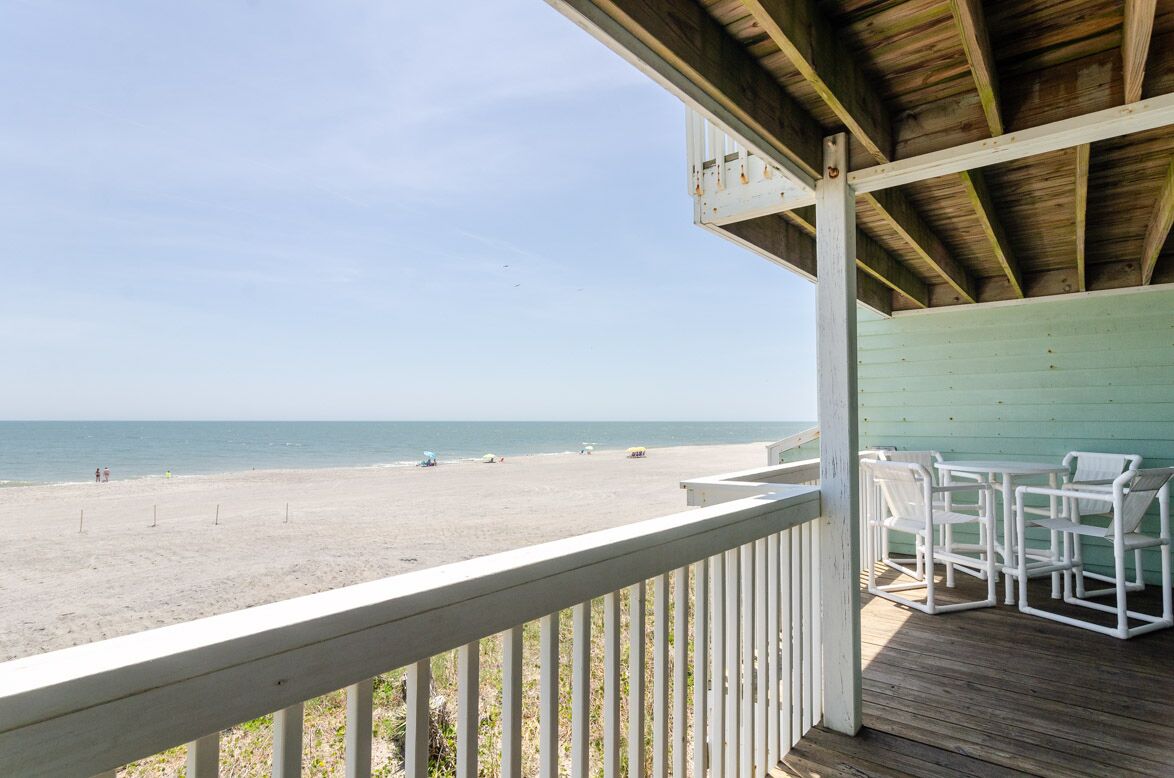 Spacious ocean front condo in Ocean Dunes!