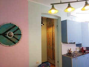 Fridge, microwave, oven, coffee/tea maker - Colorful apartment next to the Opera (Tbilisi)