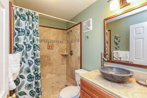 Shower, hair dryer, towels