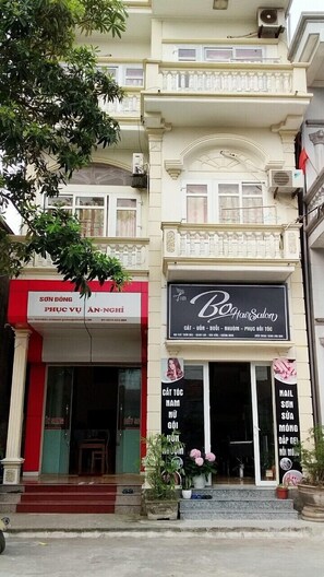 Fachada da propriedade