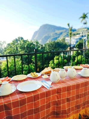 Superior Twin Room | Pemandangan gunung