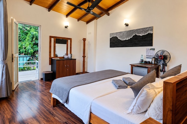 Quarto casal superior, 1 quarto, vista para a montanha, ao lado da montanha | Roupas de cama premium