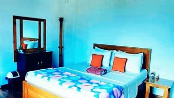 Superior tweepersoonskamer, 1 slaapkamer, uitzicht op bergen, uitzicht op gebergte | 1 slaapkamer, een minibar, individueel gedecoreerd