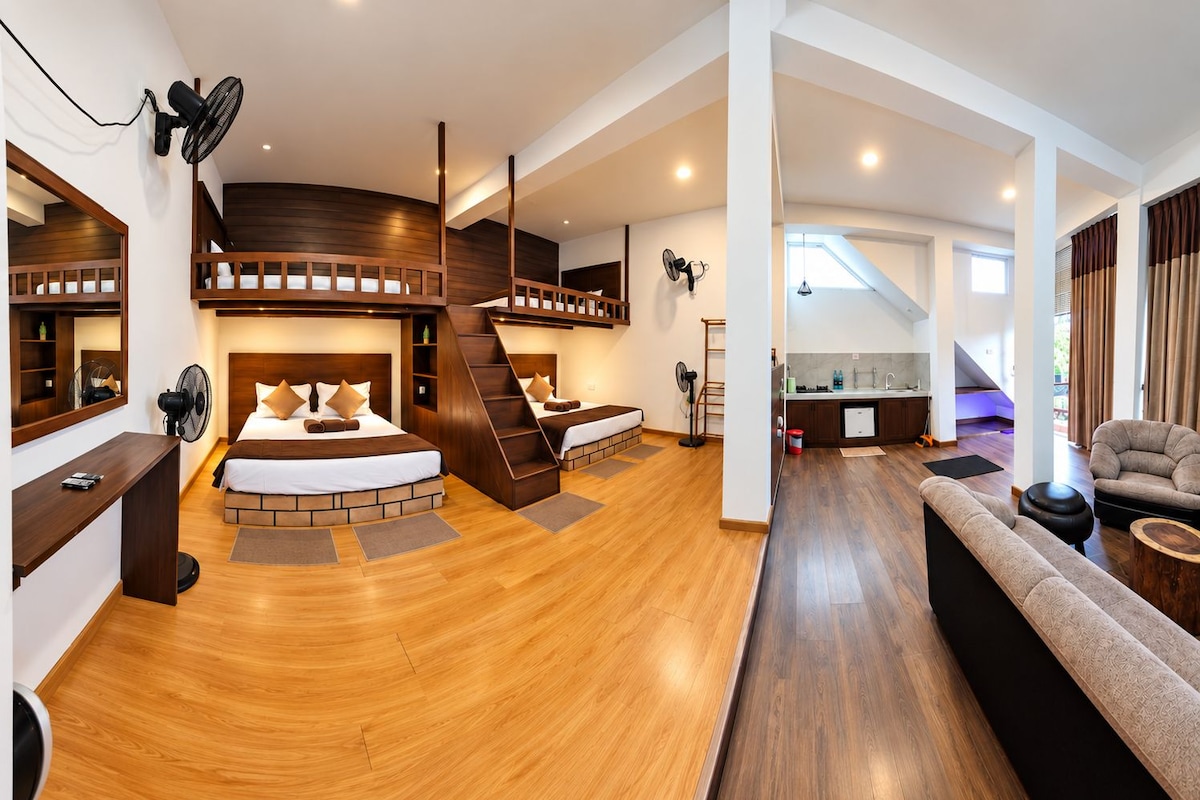 Superior Villa | Minibar, desk, laptop workspace, soundproofing