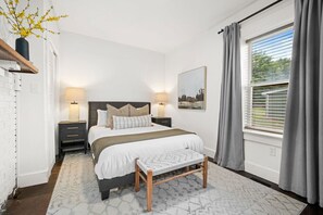 4 bedrooms, desk, iron/ironing board, free WiFi