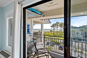 Interior - Beautiful Ocean View - Walk to Coligny (Hilton Head Island)