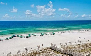 Beach - Remodeled home, shared pool & 5 MIN WALK TO BEACH (Miramar Beach)