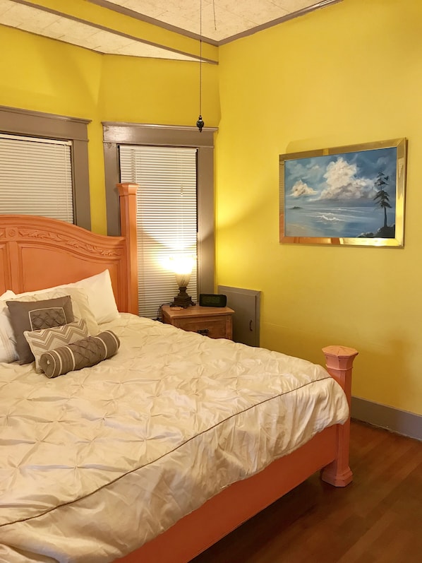 4 bedrooms, iron/ironing board, travel cot, free WiFi