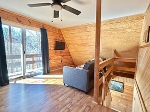 Televisio, pöytätennispöytä, stereot