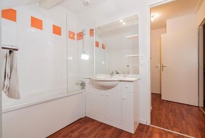 Bathtub