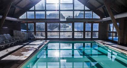 Chalet, 350m from ski slopes, 1st floor, view mountain, fitness, terrace, parking, tv, ski locker