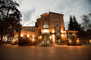 Front of property - Crona Medical & SPA Hotel (Berdsk)