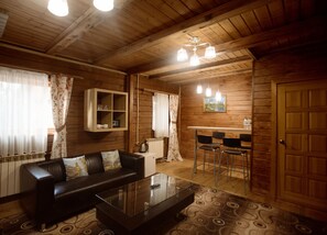 Superior Villa, 1 Queen Bed | Egyptian cotton sheets, premium bedding, soundproofing - Crona Medical & SPA Hotel (Berdsk)