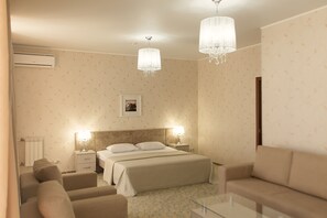 Suite | Egyptian cotton sheets, premium bedding, soundproofing - Crona Medical & SPA Hotel (Berdsk)