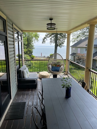 Outdoor dining. Charming Annapolis WaterVIEW Home