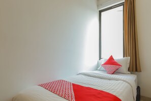Kamar Twin Standar | Meja kerja, Wi-Fi gratis, dan seprai linen