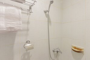Doppia Standard | Bagno | Doccia, asciugamani