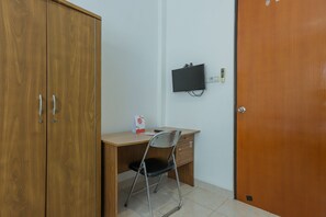 Standard Twin Room | Room amenity - Hotel O Idola Residence (Jakarta)