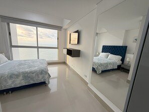 2 habitaciones, escritorio, tabla de planchar con plancha y wifi gratis