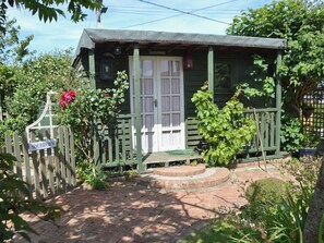 Exterior detail - 2 bedroom accommodation in Wellow, near Yarmouth (Wellow, near Yarmouth)