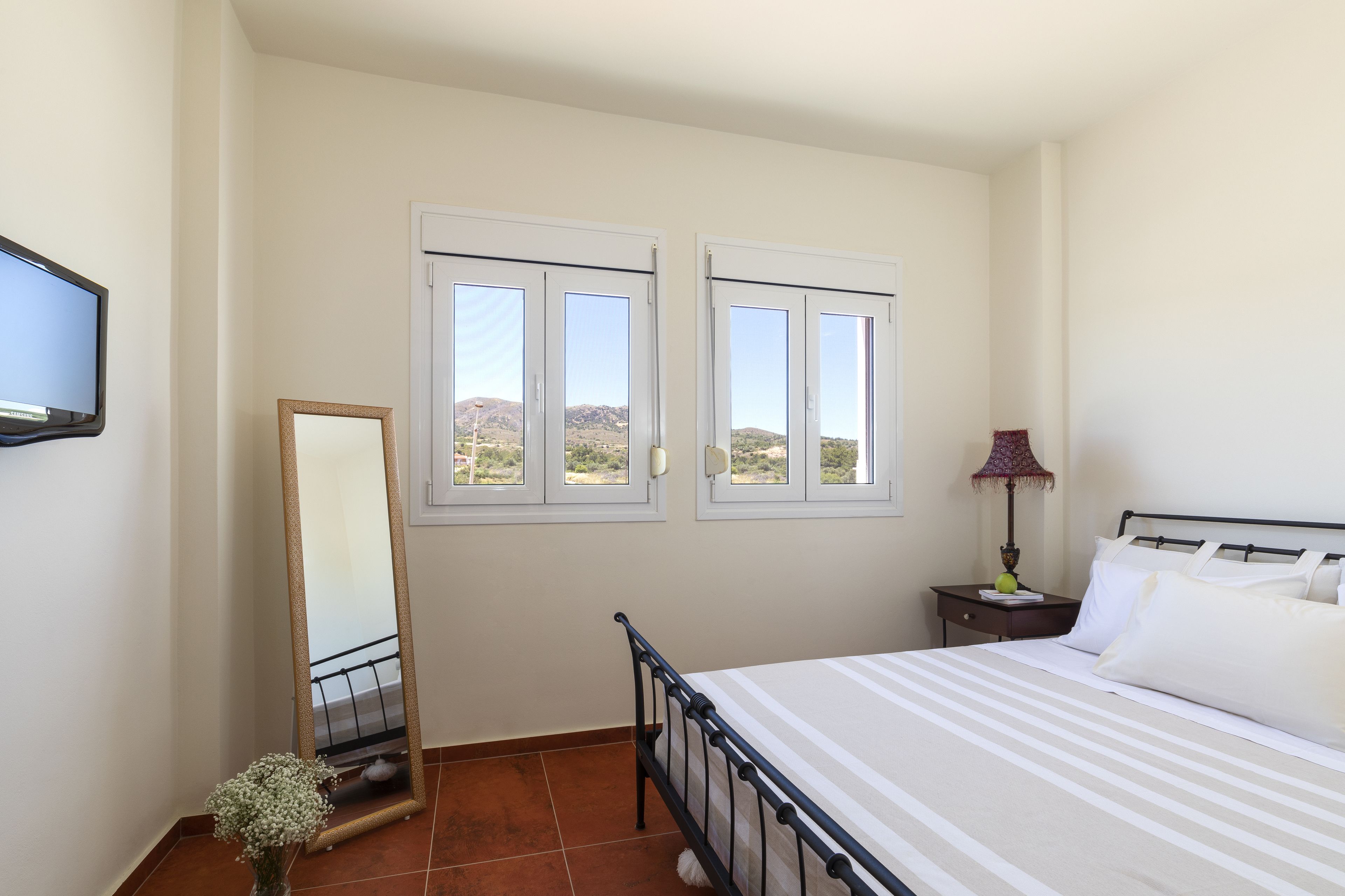 2 bedrooms, premium bedding, desk, soundproofing