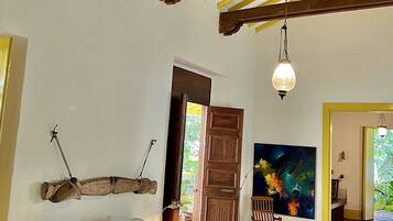 4 bedrooms, desk, iron/ironing board, free WiFi