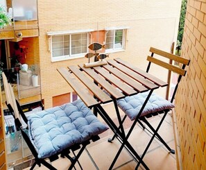 Outdoor dining - FRIDDA HOUSE ATOCHA STATION MADRID (Madrid)