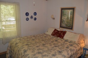 1 slaapkamer, een strijkplank/strijkijzer, gratis wifi, beddengoed