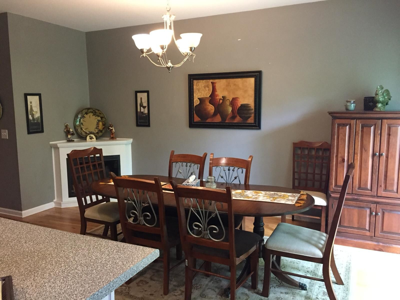 4 BR Cozy Home near UVA, Downtown & Wineries