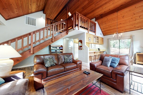 TV, fireplace, foosball, table tennis