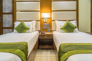 Kamar Deluks, 1 kamar tidur | Minibar, brankas, meja kerja, dan ruang kerja ramah laptop